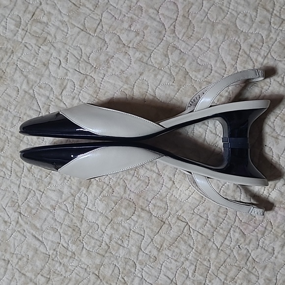 Salvatore Ferragamo Cream And Black Pumps Size 7 B - Picture 3 of 7